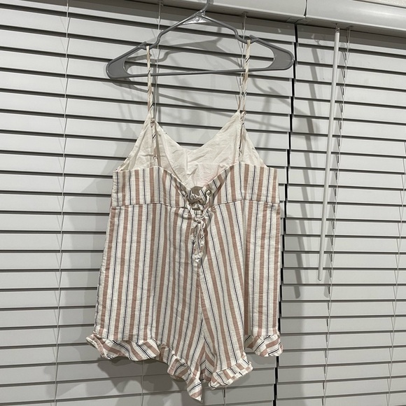 Princess Polly romper - Picture 2 of 4